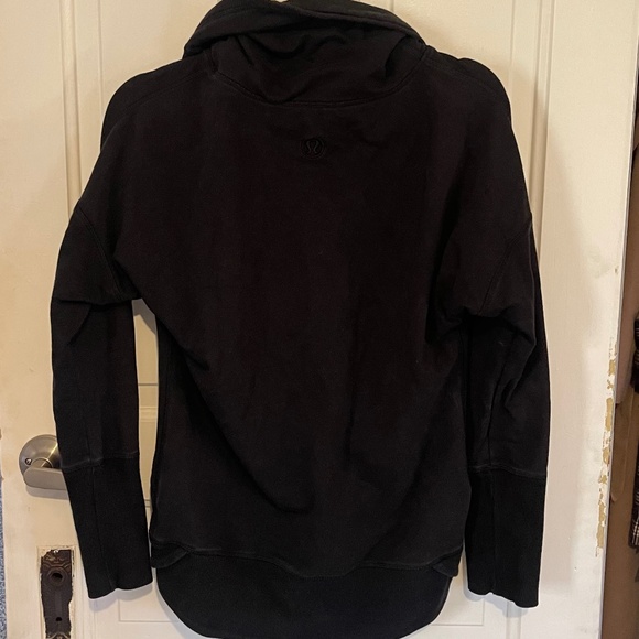 LULULEMON PULLOVER SWEATER!‎ - Picture 4 of 6